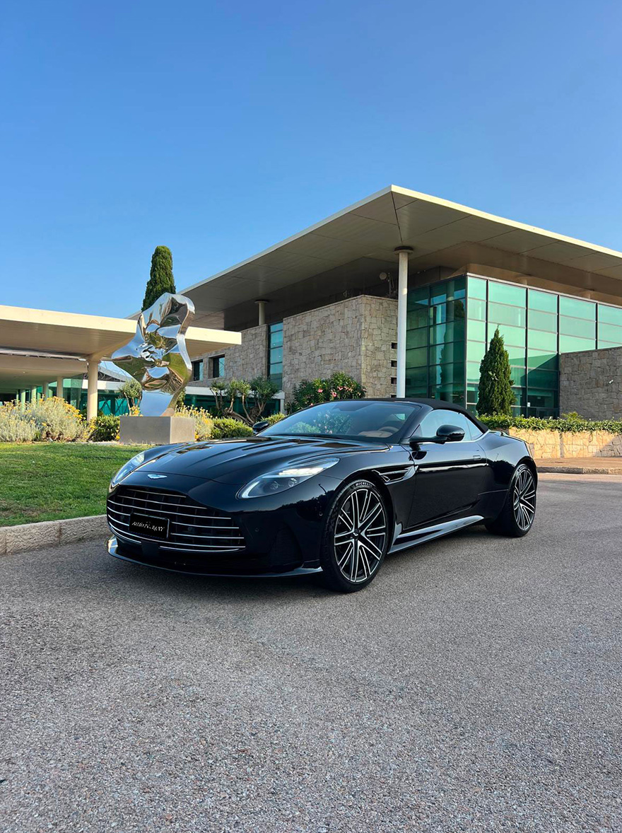 Aston Martin DB12 Volante