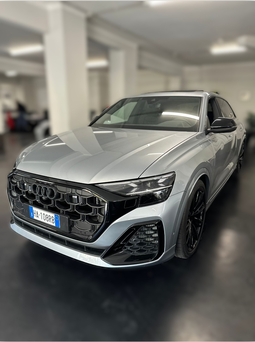 Audi S Q8
